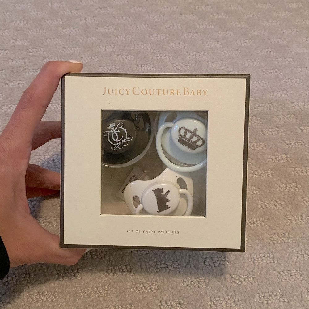 Set of 3 NB pacifiers